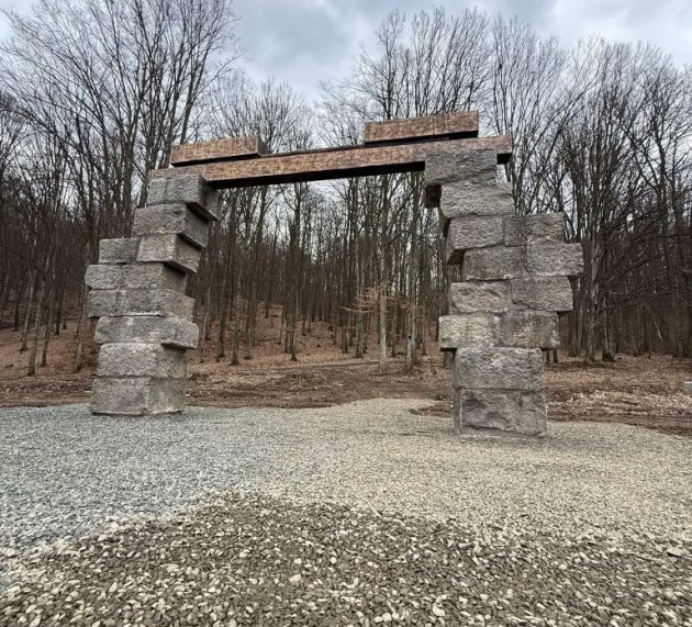 „Poarta Prieteniei” pune în valoare Parcul de Sculptură de la Căsoaia