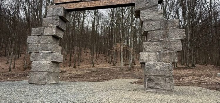 „Poarta Prieteniei” pune în valoare Parcul de Sculptură de la Căsoaia