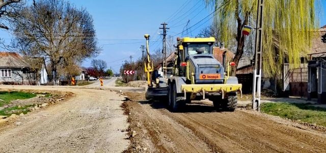 Iustin Cionca: „Avem lucrări în desfășurare pe DJ 709, între Cermei și limita cu județul Bihor”