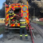 Incendiu puternic la o fabrică de polistiren