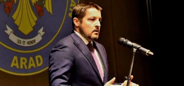 Arădenii îi cer prefectului să se concentreze pe droguri: „Lăsați sălile de jocuri și ocupați-vă de problemele reale”