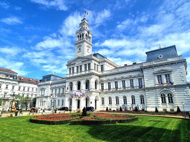 Municipiul Arad se încadrează în limita maximă de personal stabilită de Guvern