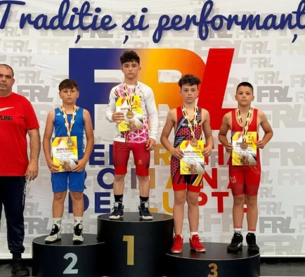CSȘ Gloria are campioni naționali la kaiac-canoe și lupte