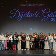 Festivalul Național de Teatru Ungaria – un nou premiu pentru Compania de Teatru „Aradi Kamaraszínház” și pentru actorul Attila Harsányi