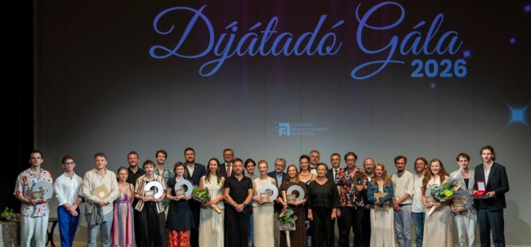 Festivalul Național de Teatru Ungaria – un nou premiu pentru Compania de Teatru „Aradi Kamaraszínház” și pentru actorul Attila Harsányi
