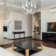 Canapeaua extensibilă cu 2 locuri: testul de spațiu pentru apartamentele mici din Arad