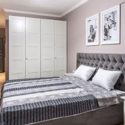 Dulapul potrivit într-un apartament de bloc: cum câștigi spațiu fără să aglomerezi
