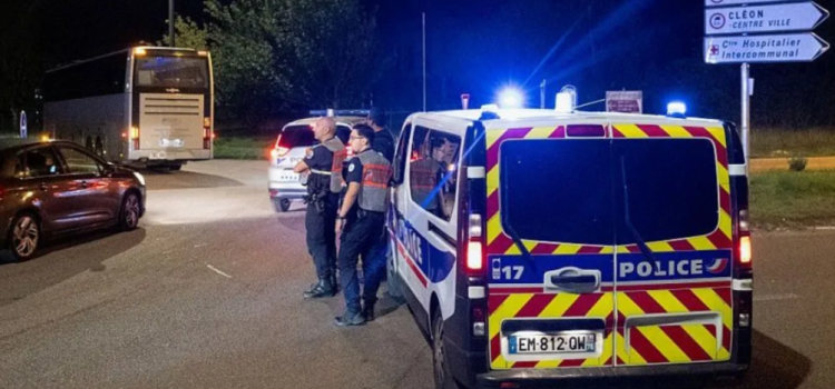 Un tren de pasageri a deraiat în Franța, rănind cel puțin 44 de persoane